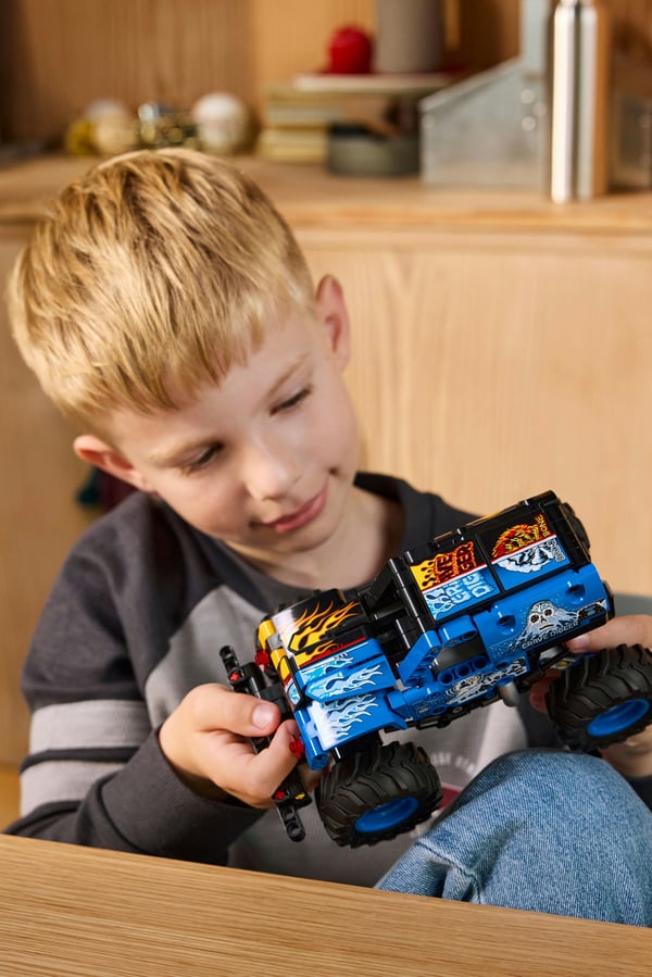LEGO Technic 42219 Monster Jam™ Grave Digger™ eld och is