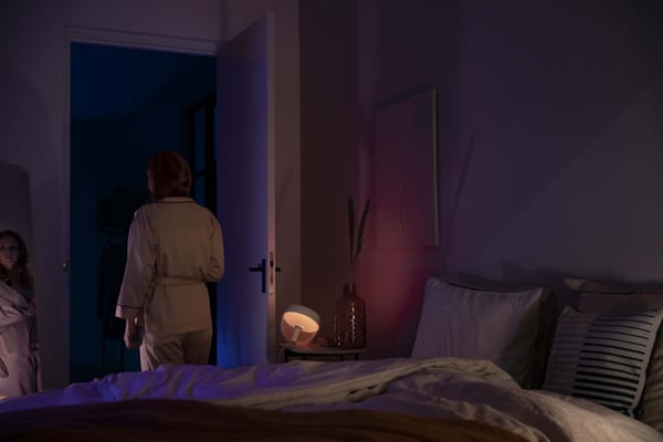 Philips Hue Iris vit & färgambiance -smart bordslampa, vit, BT, 570 lm