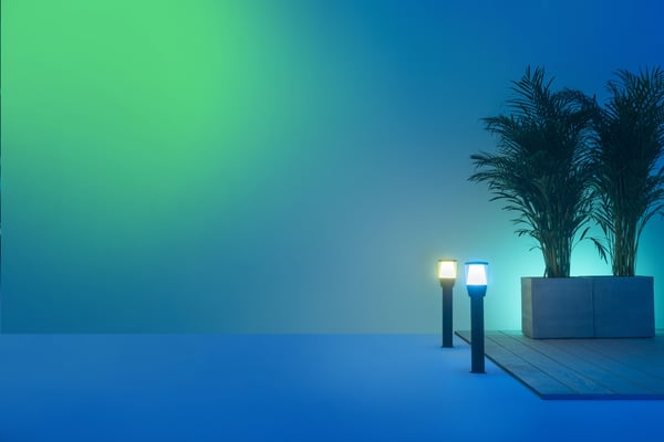 WiZ Elpas 12 V pelarelljus, svart, RGBW, Wi-Fi, startpaket