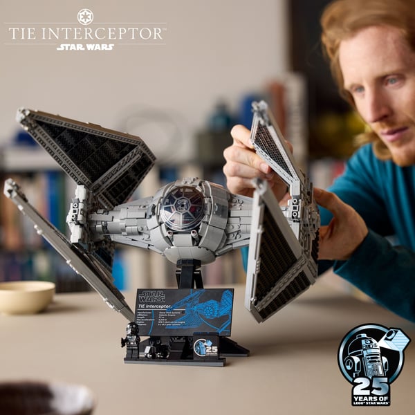 LEGO Star Wars™ TIE Interceptor™ Byggset 75382