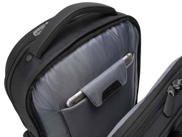 Targus Corporate Traveller-ryggsäck för bärbar dator på 15,6 tum, svart