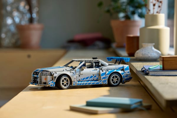 LEGO Technic 42210 2 Fast 2 Furious Nissan Skyline GT-R (R34) bil