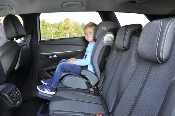 KneeGuardKids4 - knæbeskyttelse til bilen