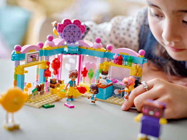 LEGO Friends 42649 – Heartlake Citys slikbutik