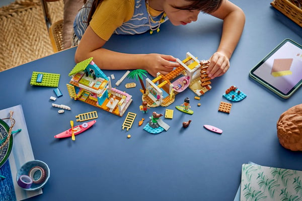 LEGO Friends 42699 Strandvilla och sälar
