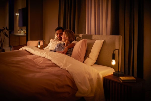 Philips Hue -filamentintelligenta lampa, White Ambiance Filament, E27