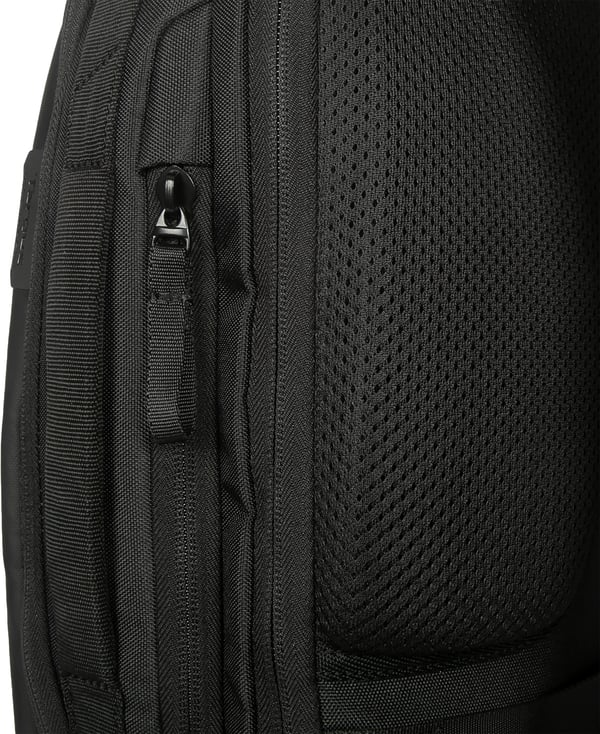 Targus Commuter EcoSmart 16" computertaske, sort