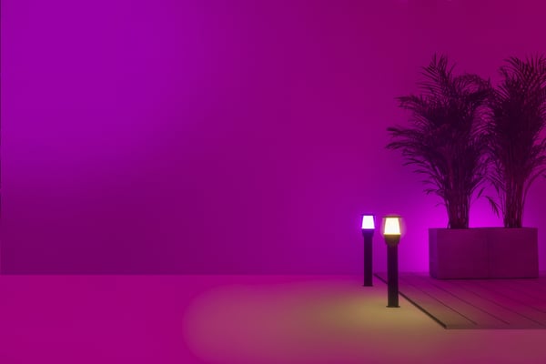 WiZ Elpas 12 V pelarelljus, svart, RGBW, Wi-Fi, startpaket