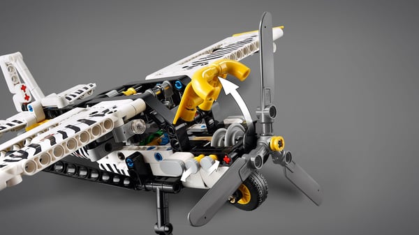 LEGO Technic 42198 – Sensitiv maskine