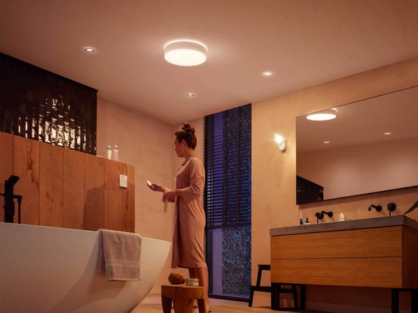 Philips Hue Devere white ambiance -smart taklampa, M-storlek, IP44, vit