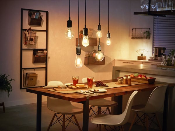 Philips Hue White Filament ST64 Edison -lampa, E27