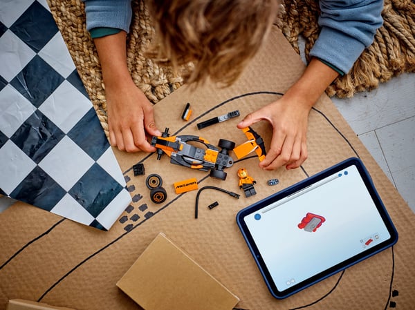 LEGO City 60442 – F1-fører og McLaren-racebil