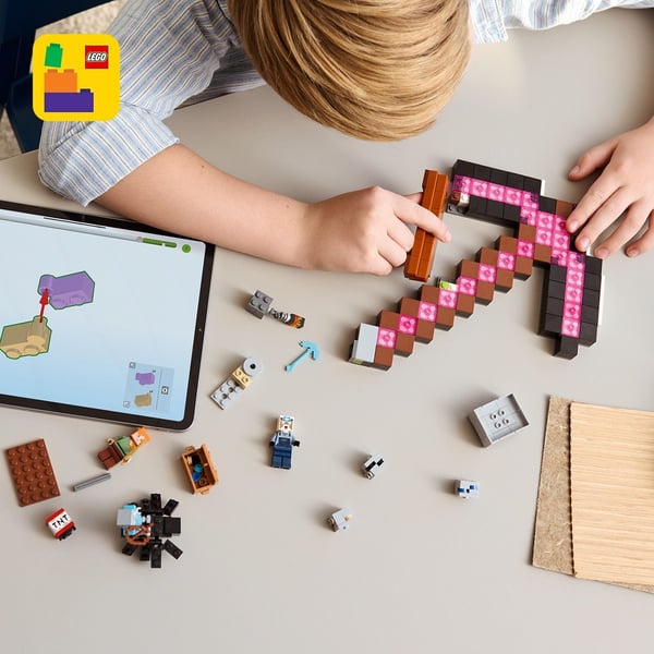LEGO Minecraft 21277 Hackgruva
