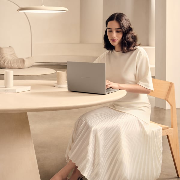 ASUS Zenbook A14 bärbar dator, Win 11 (UX3407QA-PURE1)