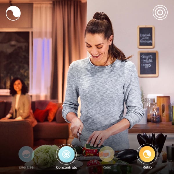 Philips Hue White and Color Ambiance -LED-lampa, E14, 470 lm