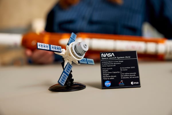LEGO Icons NASA Artemis Space Launch System 10341