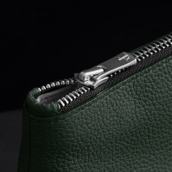 Woolnut Leather Pouch -tilbehørstaske, grøn