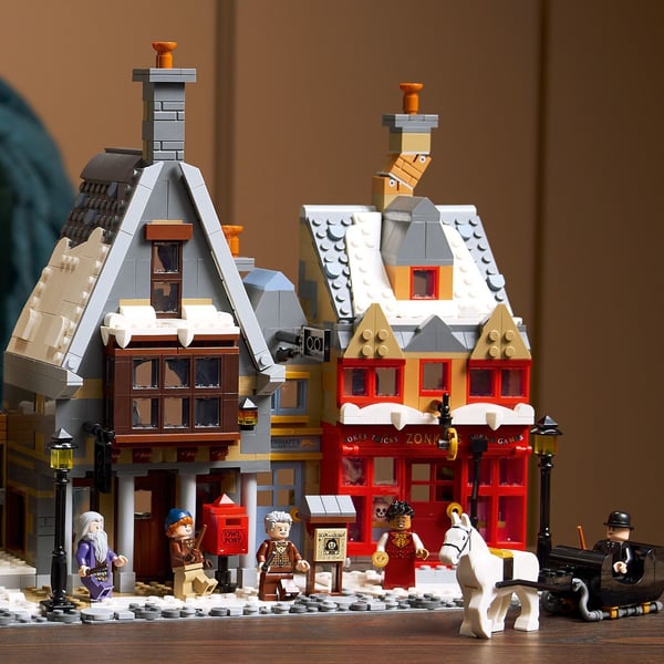 LEGO Harry Potter TM 76457 - Hogsmeade by - samlarversion