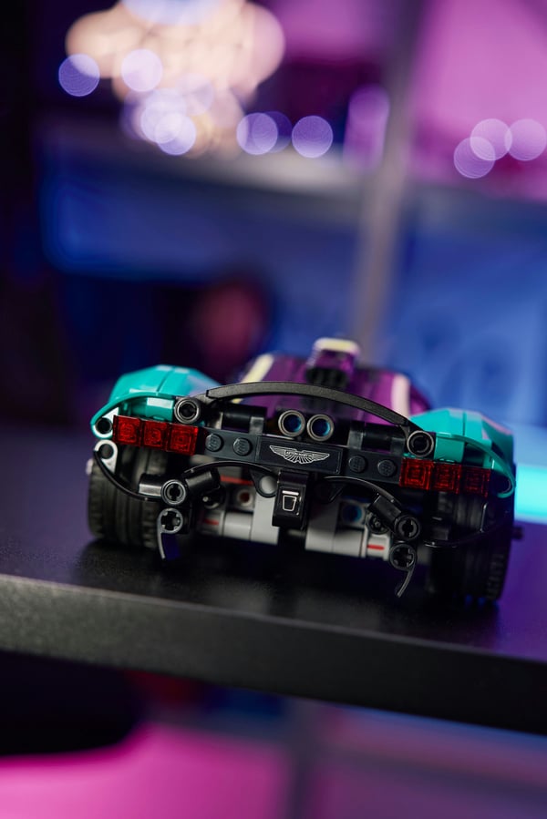 LEGO Technic 42208 Aston Martin Valkyrie