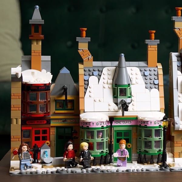LEGO Harry Potter TM 76457 - Hogsmeade by - samlarversion