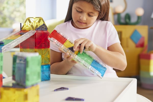 MAGNA-TILES® Rail Racer Deluxe magnetisk kulbana, 90 delar
