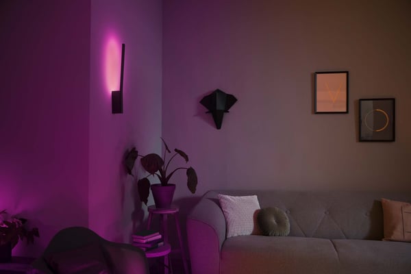 Philips Liane HUE -smartvägglampa, BT, White and color ambiance, svart, 55,8 cm