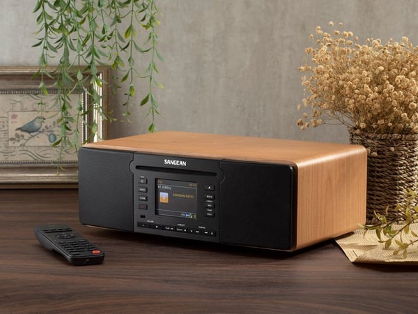 Sangean DDR-66BT -bordradio med CD-afspiller, nøddebrun