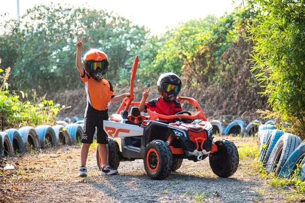 Can-Am Marverick UTV -barn elektrisk fyrhjuling, orange