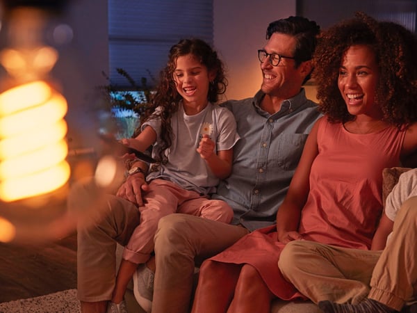 Philips Hue White Filament ST64 Edison -lampa, E27