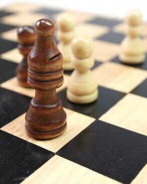 Tactic 5 i 1 i metallåda - klassiska spel
