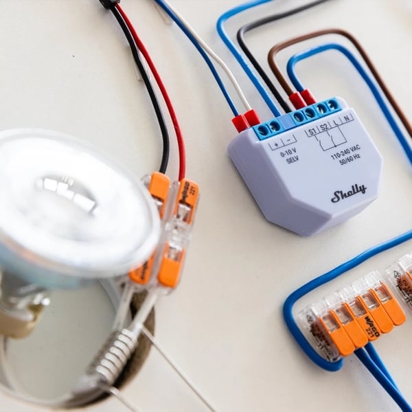 Shelly Plus 0-10 V Dimmer smart dimmer för Wi-Fi-nätverk