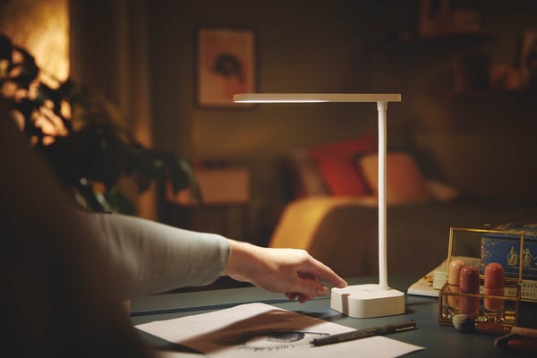 Philips Tilpa DSK212 -skrivbordslampa, vit