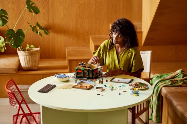 LEGO Icons 10350 – Tudorhus hörnbyggnad