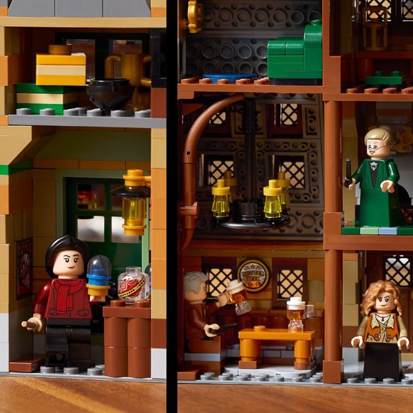 LEGO Harry Potter TM 76457 - Hogsmeade by - samlarversion