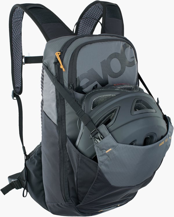 Evoc Ride-rygsæk, 8 l og 2 l drikkepose, sort