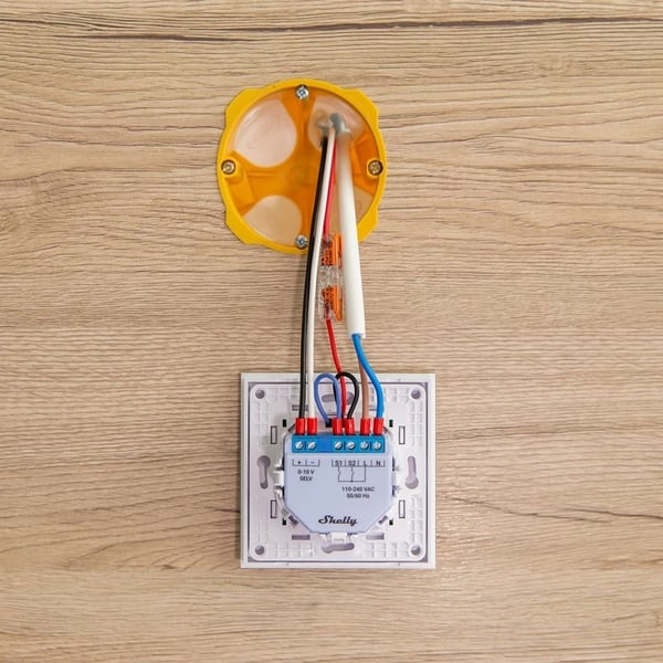 Shelly Plus 0-10 V Dimmer smart dimmer för Wi-Fi-nätverk