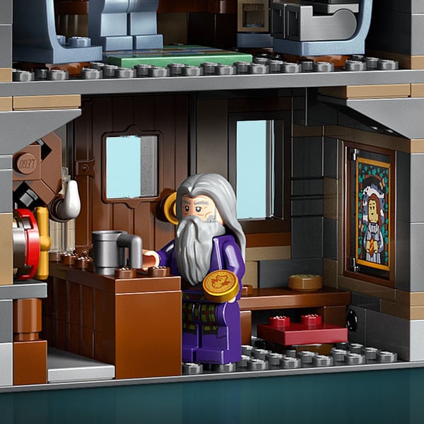 LEGO Harry Potter TM 76457 - Hogsmeade by - samlarversion