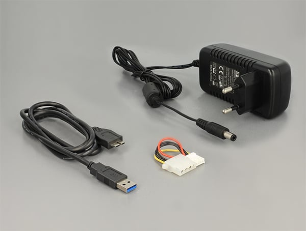 DeLOCK USB 30 adapter för IDE och SATA-diskar
