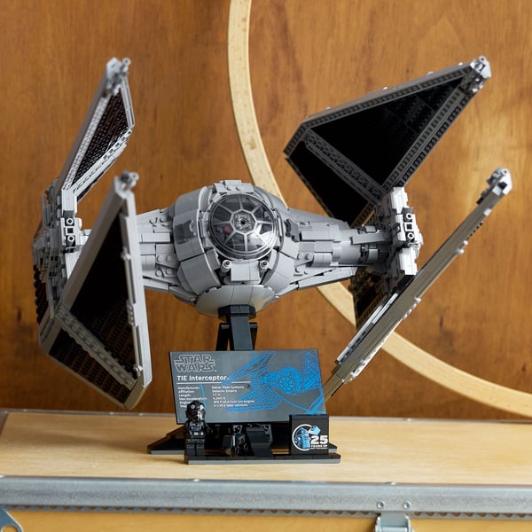 LEGO Star Wars™ TIE Interceptor™ Byggset 75382