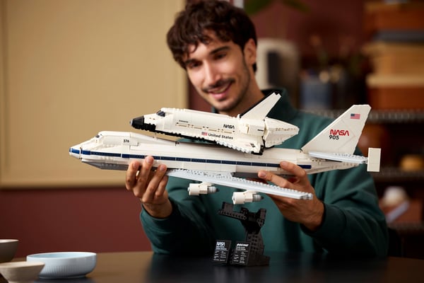LEGO Icons 10360 - Transportflygplan för rymdfärja