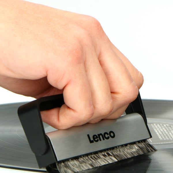Lenco TTA-3IN1 -vinylpladens rensningssæt.