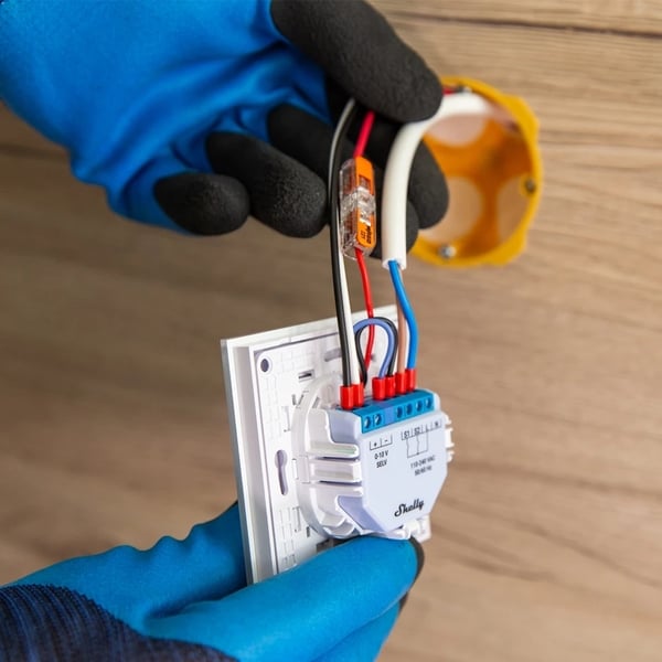 Shelly Plus 0-10 V Dimmer smart dimmer för Wi-Fi-nätverk