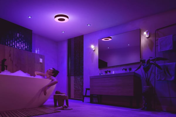 Philips Hue Xamento M -smart taklampa, svart, IP44