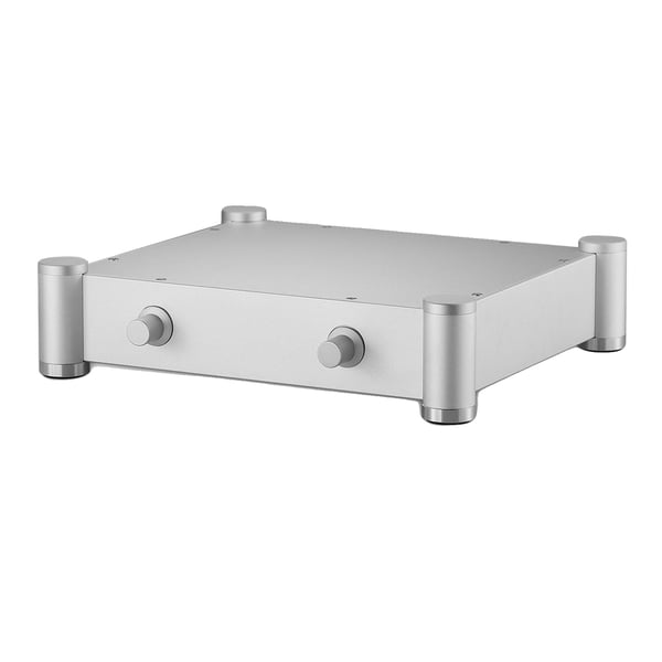 Forstærkerchassis, aluminiumlegering, kompakte dimensioner 362×322×290 mm, intern plads 320×280×62 mm, nettovægt 3,5 kg
