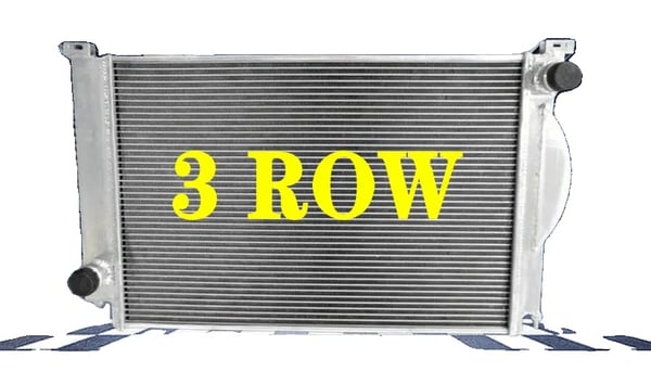 Aluminiumkøler til Audi S4 B6/B7, 3-rækket design, kerne størrelse 635mm x 448mm, indgang/udgang 38mm