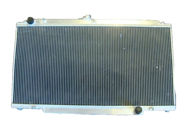 Aluminiumkylare, kärnstorlek 905mm x 450mm x 52mm, total storlek 925mm x 545mm x 65mm, inlopp/utlopp 34mm/34mm, 3-raders konfiguration, kompatibilitet Nissan Patrol Y61 GU Serie I & II