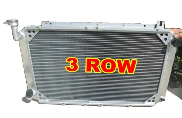Aluminiumkøler, kerne størrelse 448mm x 739mm x 56mm, indløbs/udløbs størrelse 40mm, vægt 9.8 kg, kompatibilitet Nissan Patrol GQ Y60
