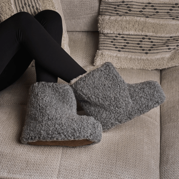 Mörka hemmatofflor, ulltofflor i highlander-stil, fluffiga 37/38