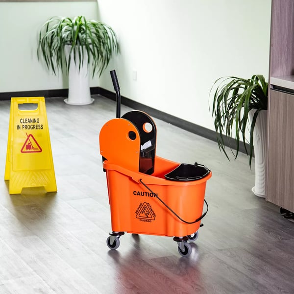 HOMCOM Siivousvaunu Pyörillä, Moppikauha Vääntölaitteella, 36L, Musta/Oranssi