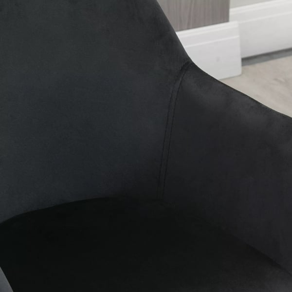 HOMCOM Spisestuestole 2 stk. Sorte polyester stole med armlæn og ryglæn, elegant fløjlslook, til køkken og spisestue.